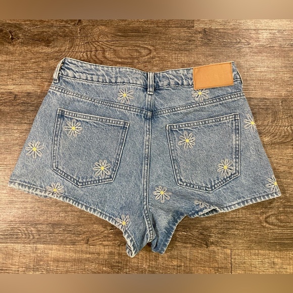 PACSUN MOM SHORTS DAISY DESIGN- SIZE 28 - Picture 7 of 7